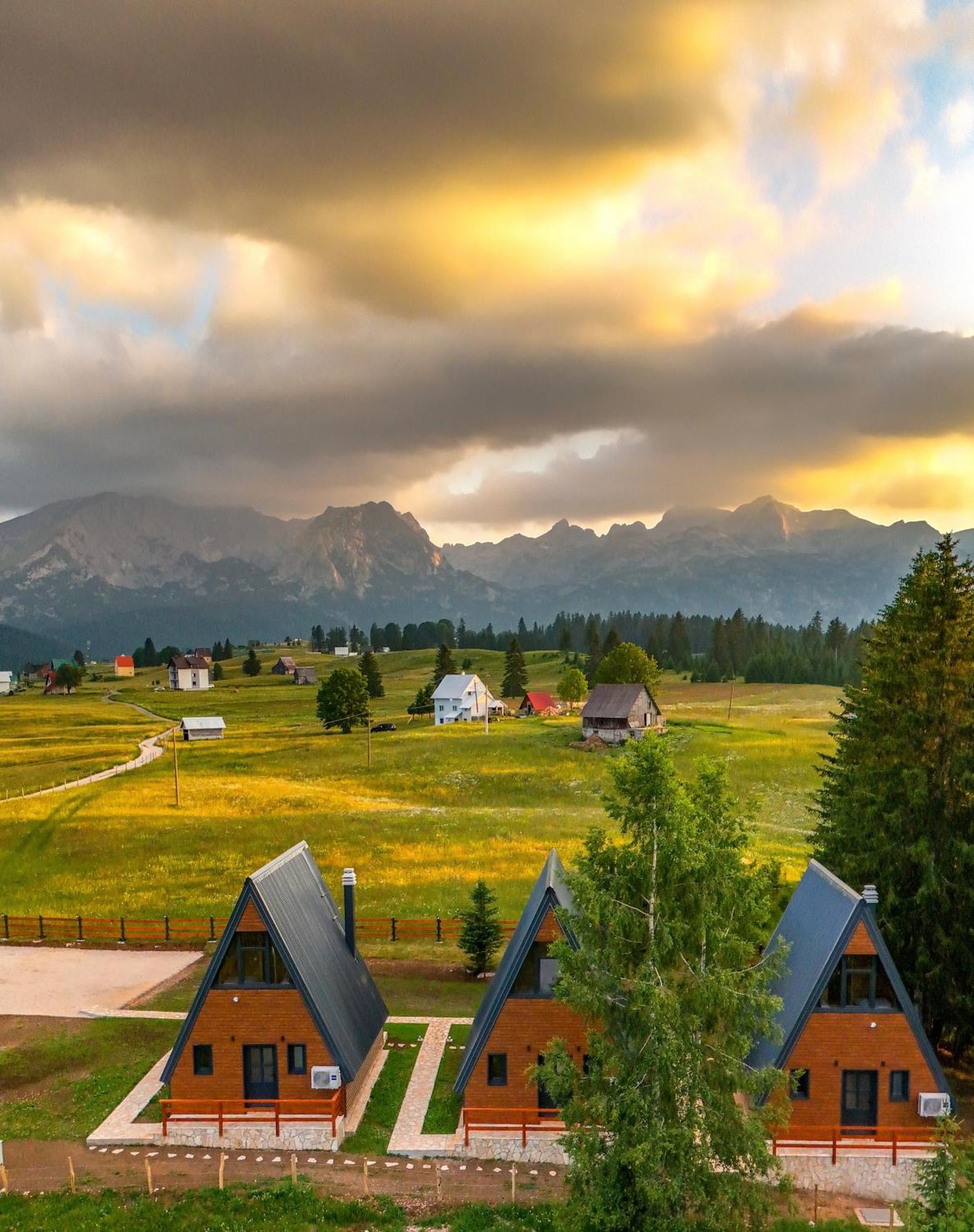 Villas Chardak Žabljak Exteriör bild